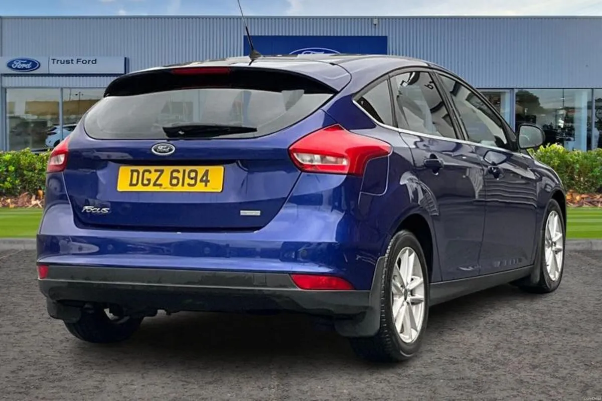 Ford Focus 1.0 EcoBoost 125 Zetec 5dr - Image 4