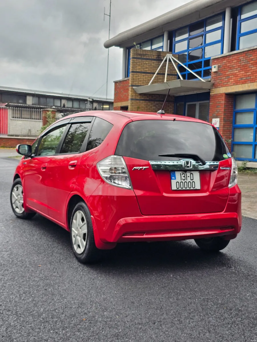 Honda Fit Hybrid 2013 - Image 5