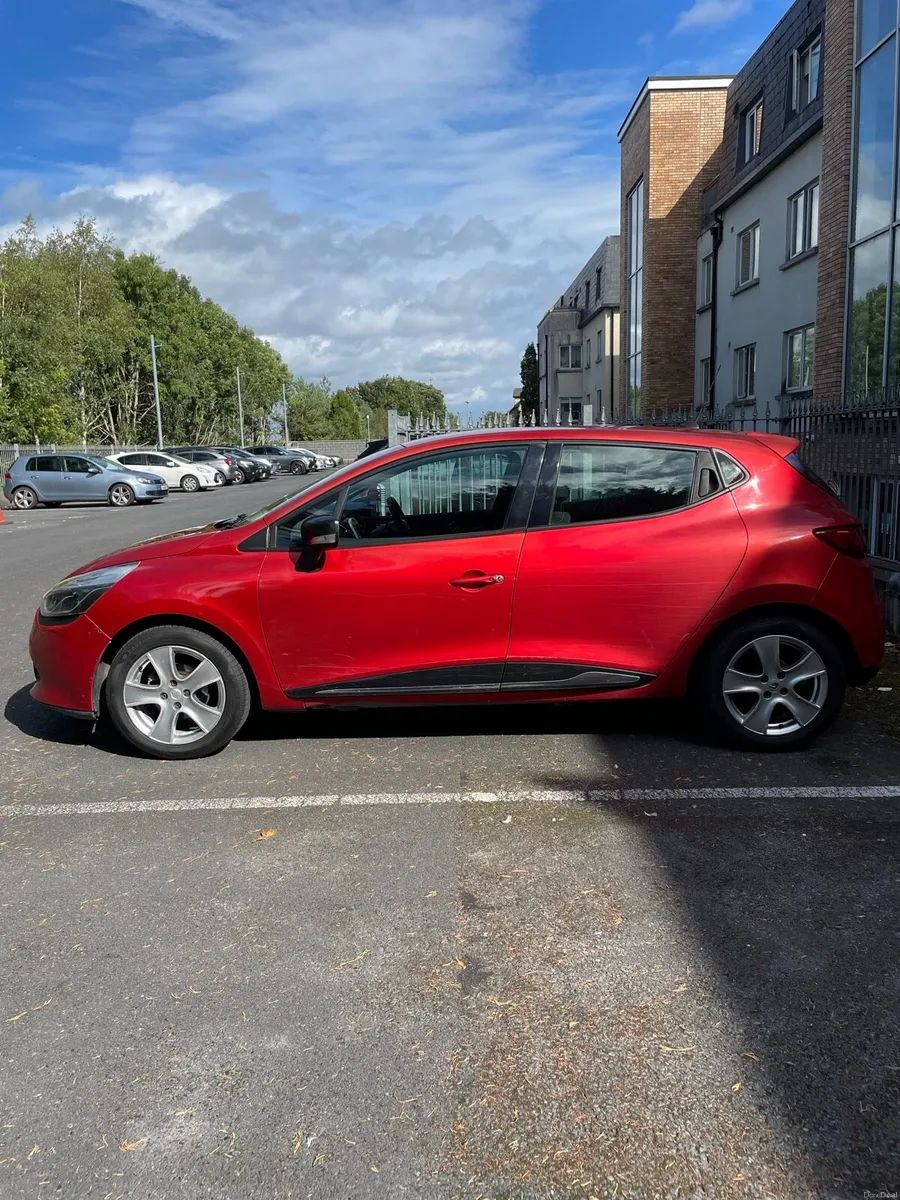 Renault Clio 1.1 petrol Nav. NCT 10/27 - Image 2