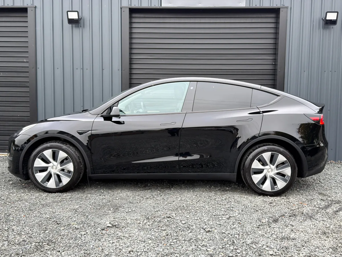 221 Tesla Model Y Dual Motor - Image 6