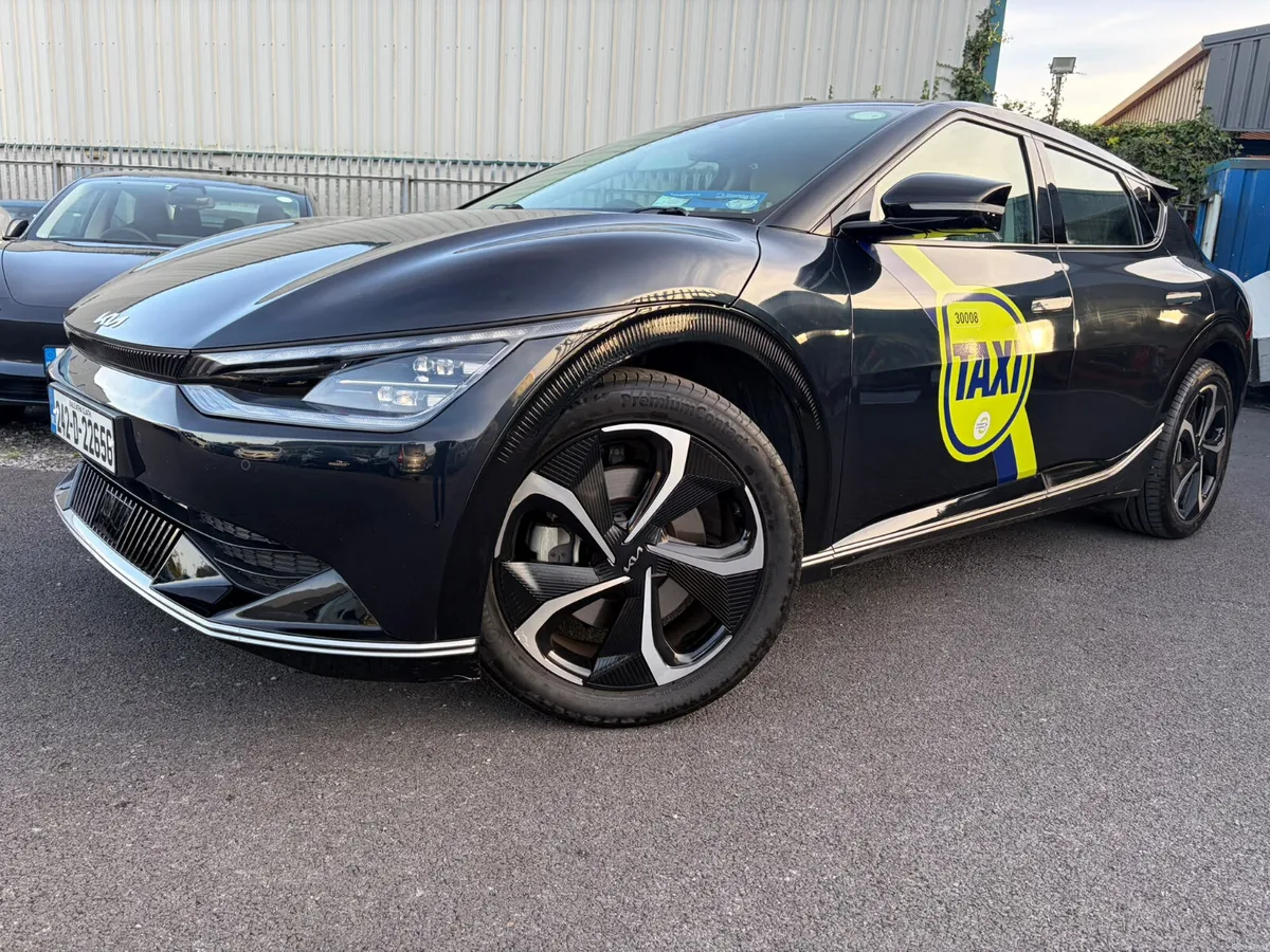 2024 242 Kia EV6 long range taxi ready - Image 6