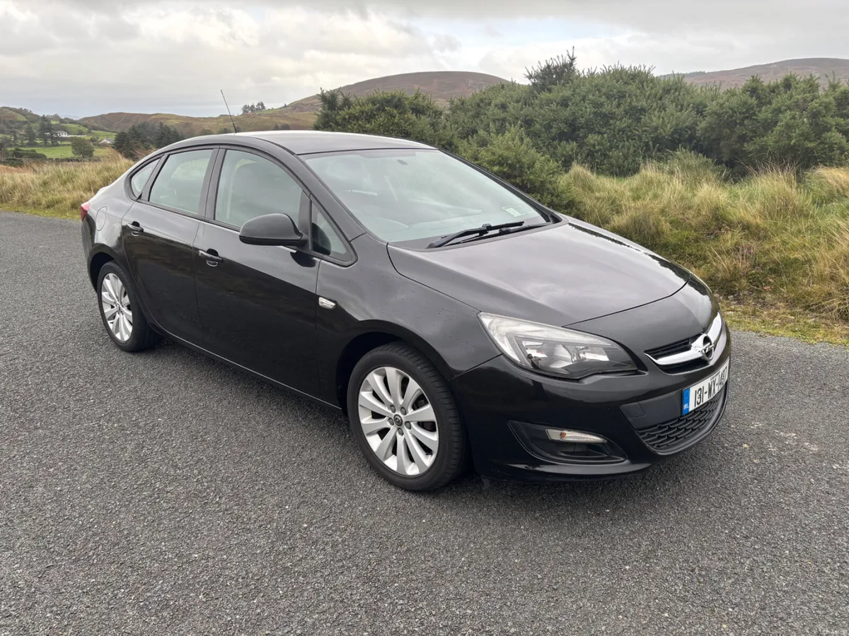 Opel Astra 2013 low kms - Image 2
