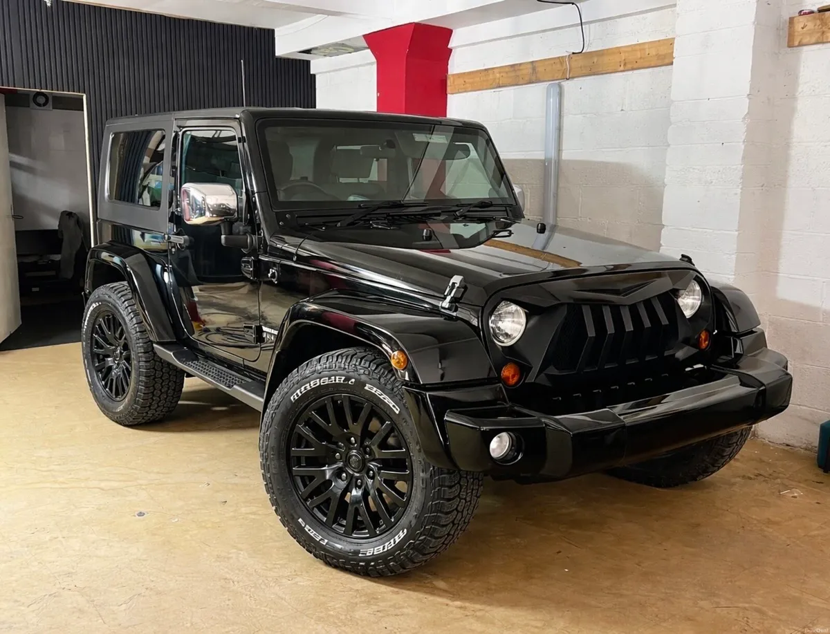 Jeep wrangler Ultimate 2.8 D Automatic - Image 2