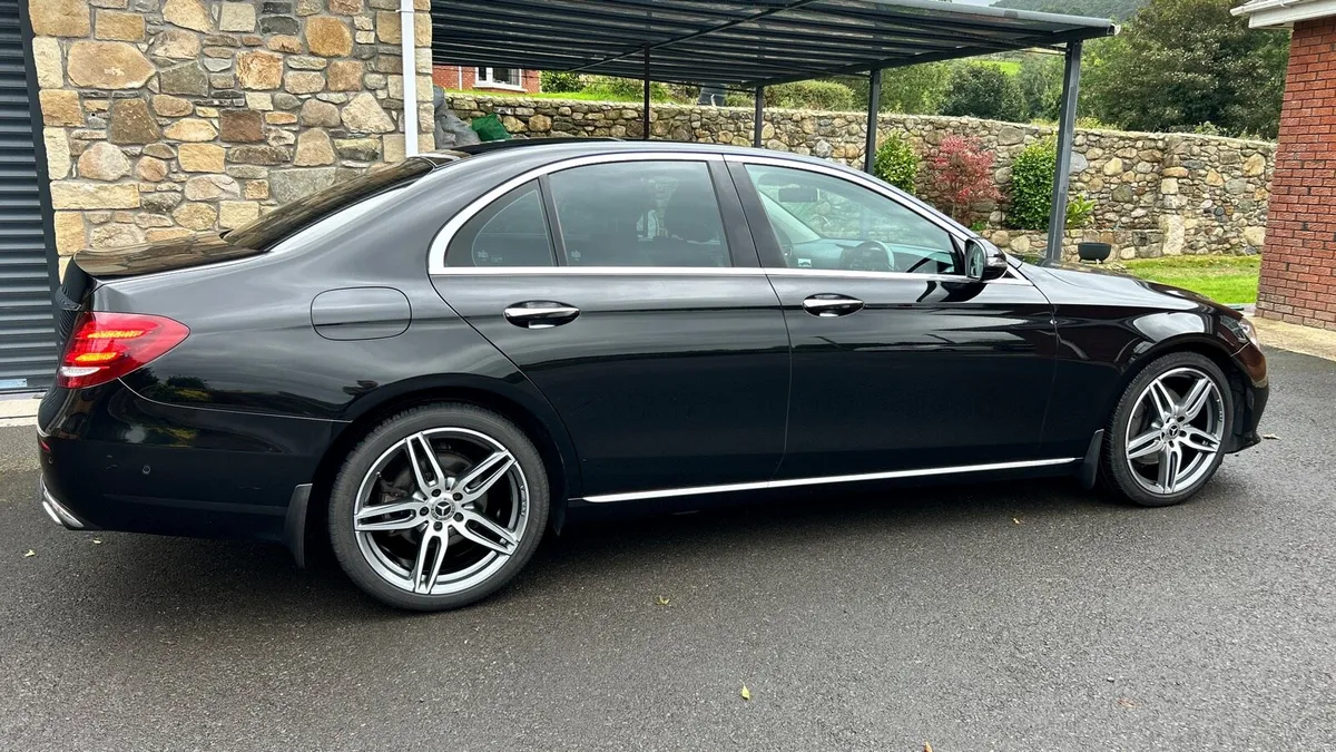 Mercedes Benz E220 LOW MILAGE NCT02/2028 Full spec - Image 3