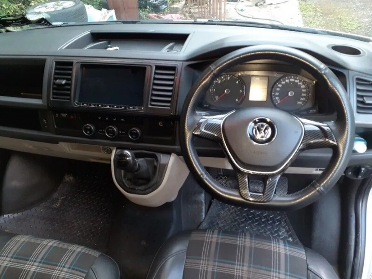 2016 Volkswagen Transporter - Image 4