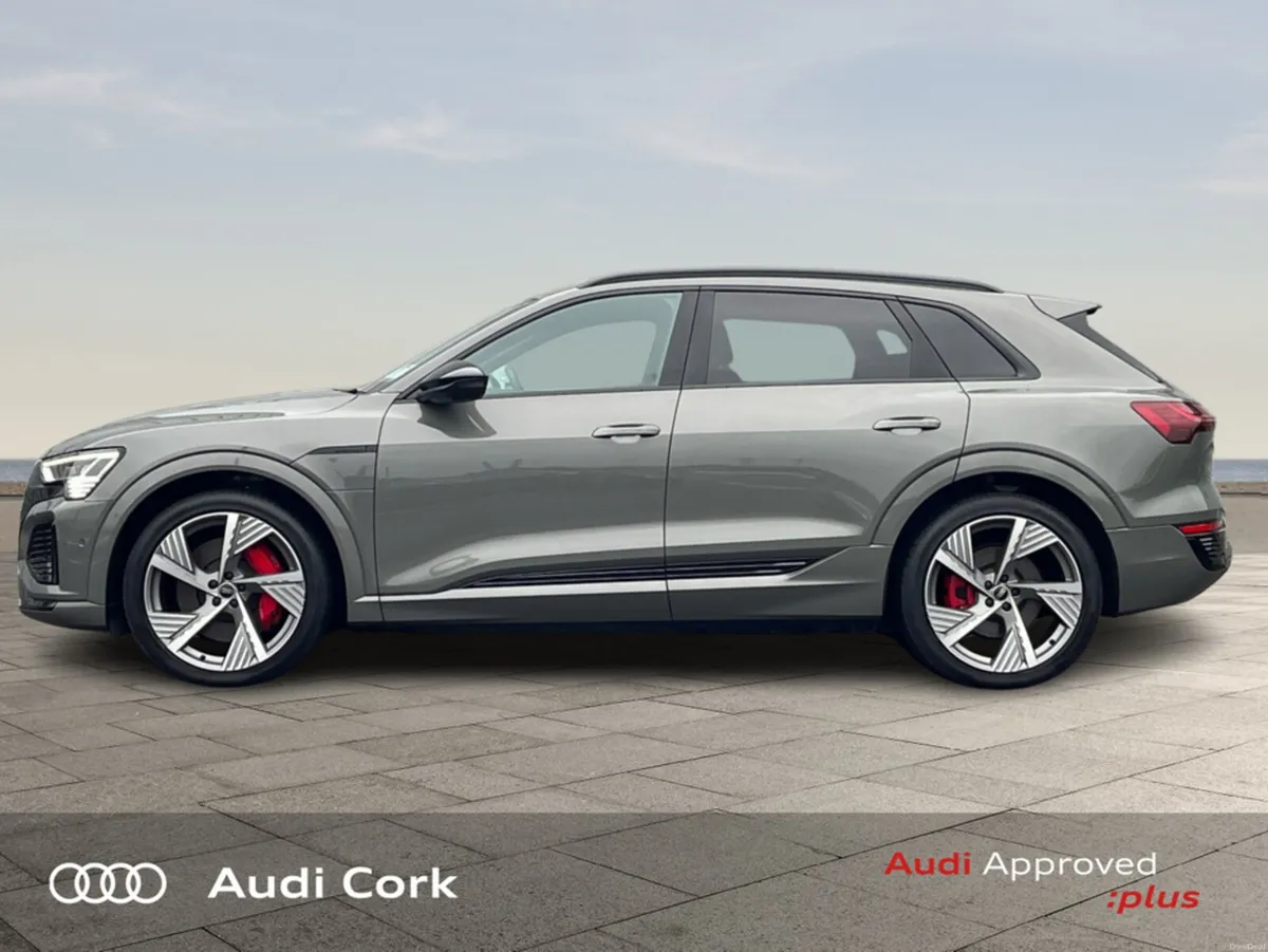 Audi Q8 e-tron 55 300KW QUATTRO BLACK EDITION AUTO - Image 4