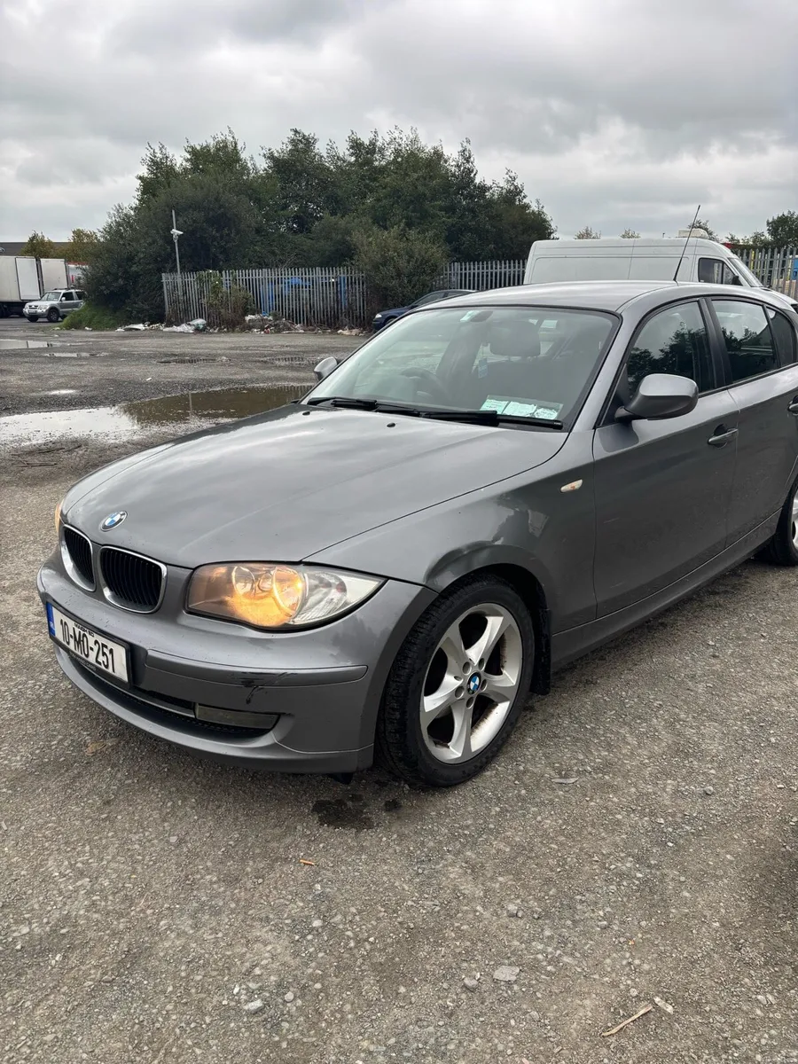BMW 1-Series 2010 with CarPlay radio - Image 2