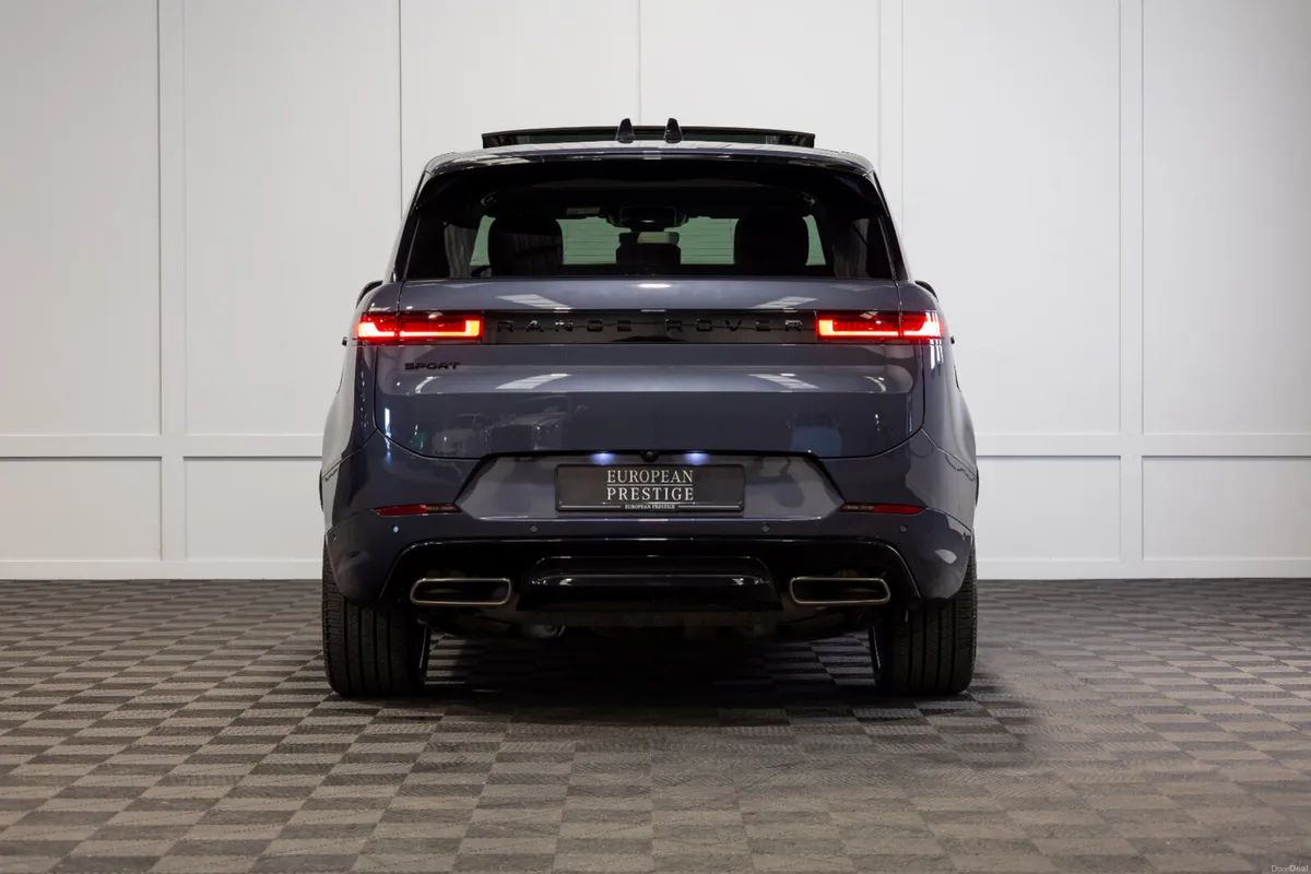 2025 Range Rover Sport P460e Dynamic SE *Pan Roof - Image 5