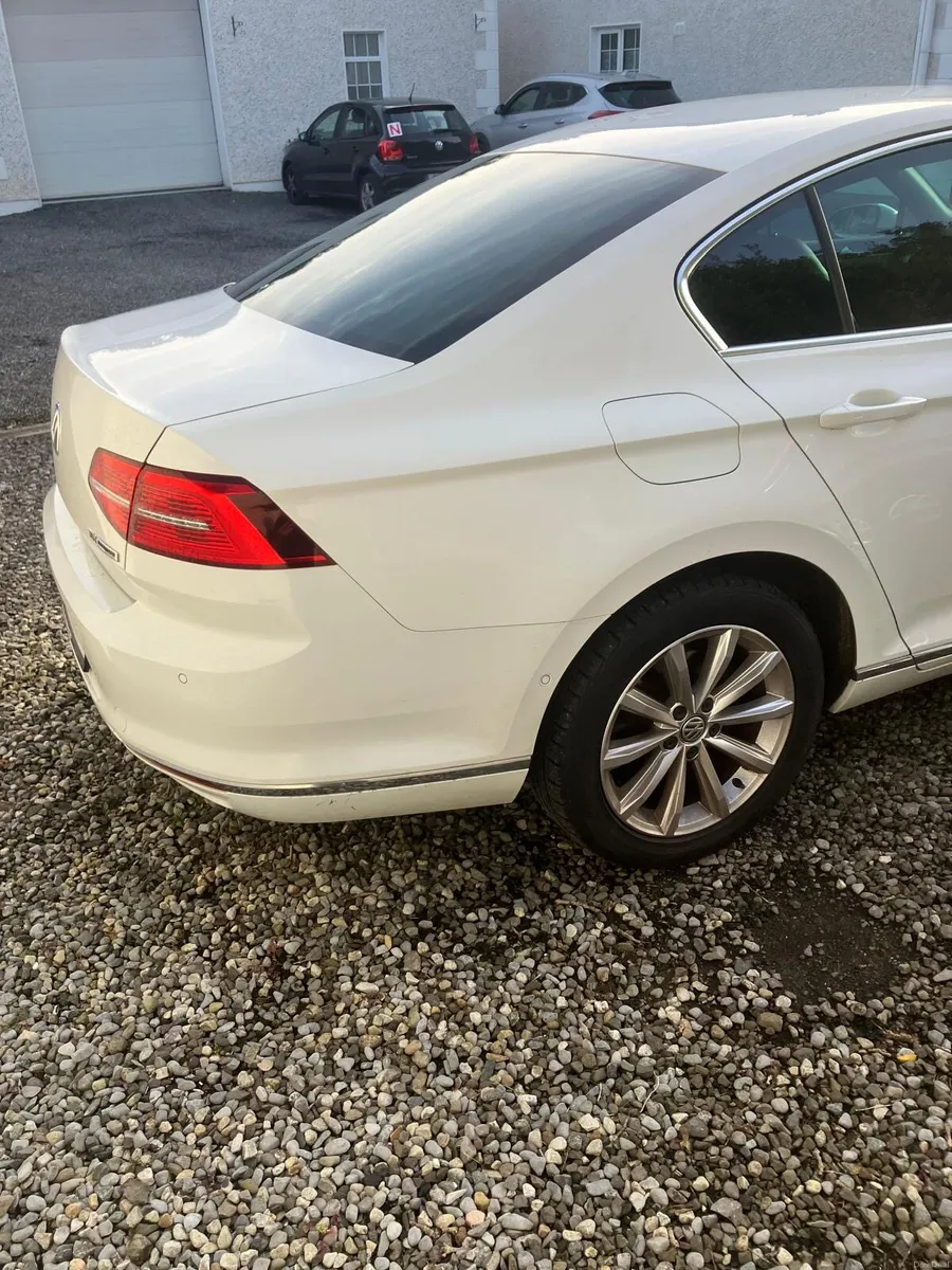 Volkswagen Passat saloon 1.6L diesel - Image 3