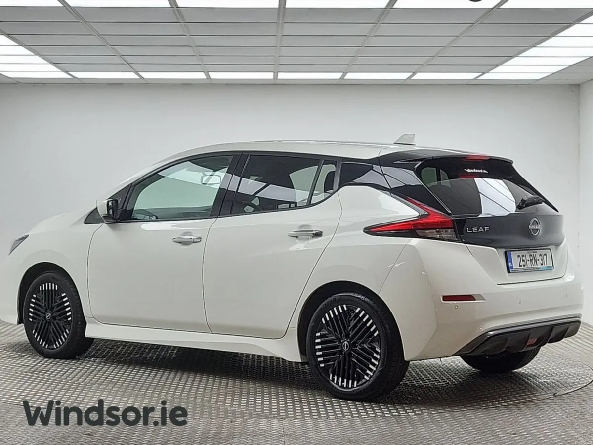 Nissan Leaf Leaf SV Premium 40 kWh - Image 2