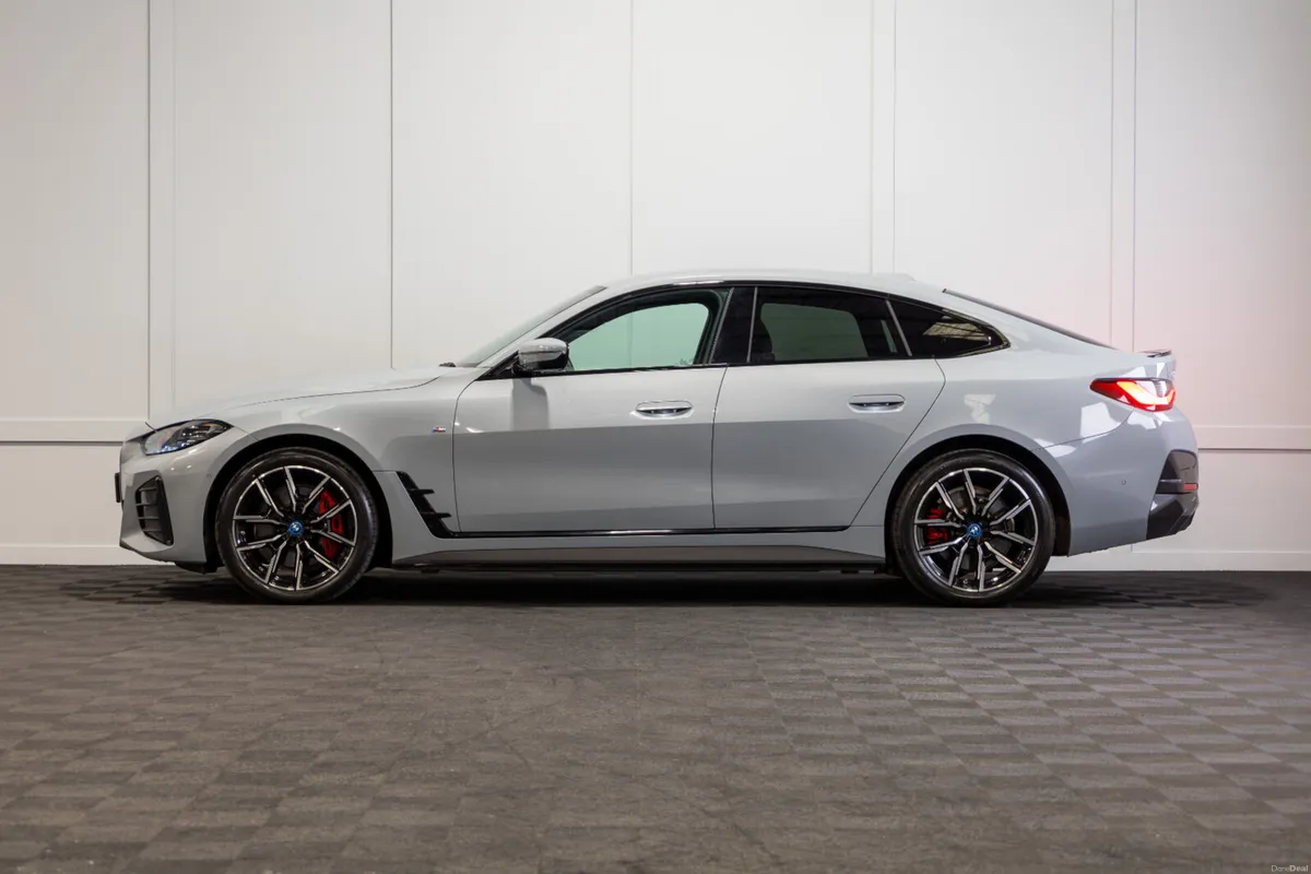 2023 BMW i4 eDrive40 M-Sport - Image 3