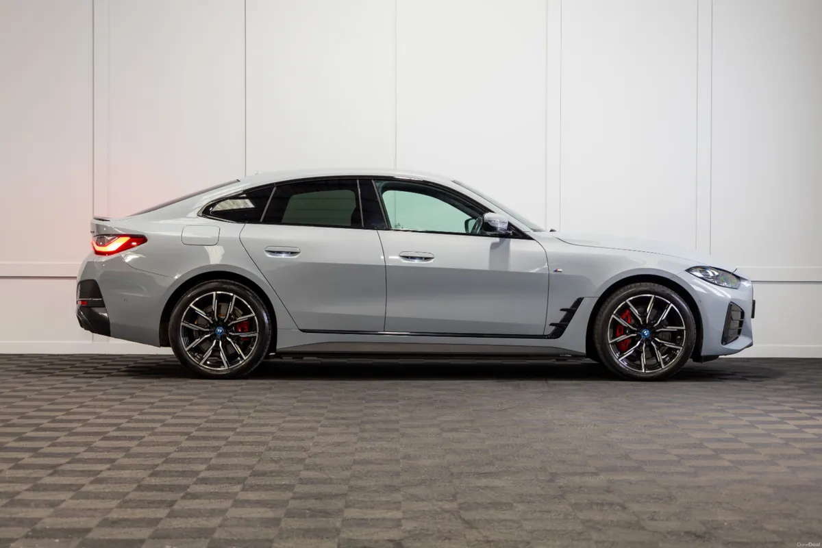 2023 BMW i4 eDrive40 M-Sport - Image 6