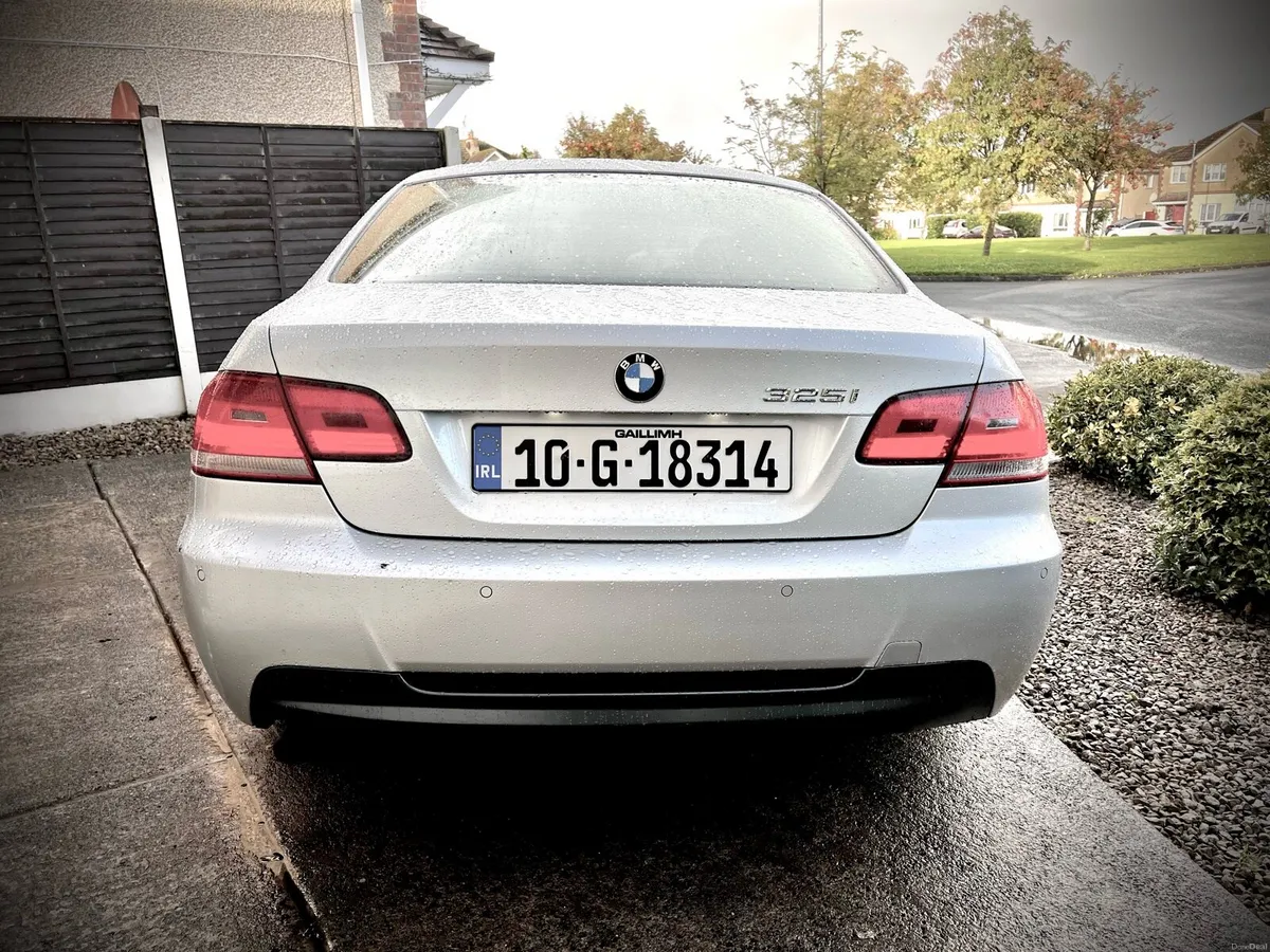 10 BMW 3.0 e92 petrol manual M sport - Image 5