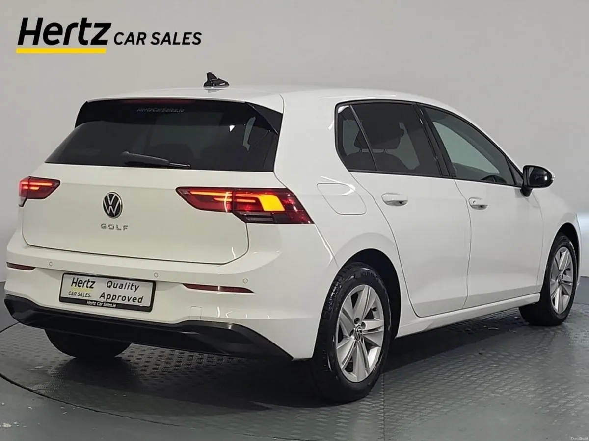 Volkswagen Golf LIFE 2.0TDI Diesel Manual - Image 3