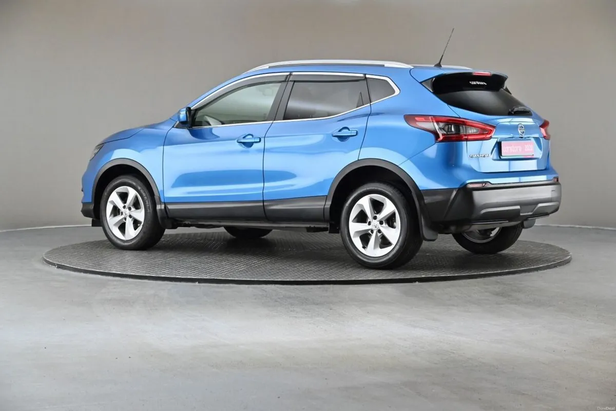 Nissan Qashqai 1.3 PET SE 6SPD **PANORAMIC ROOF**R - Image 5
