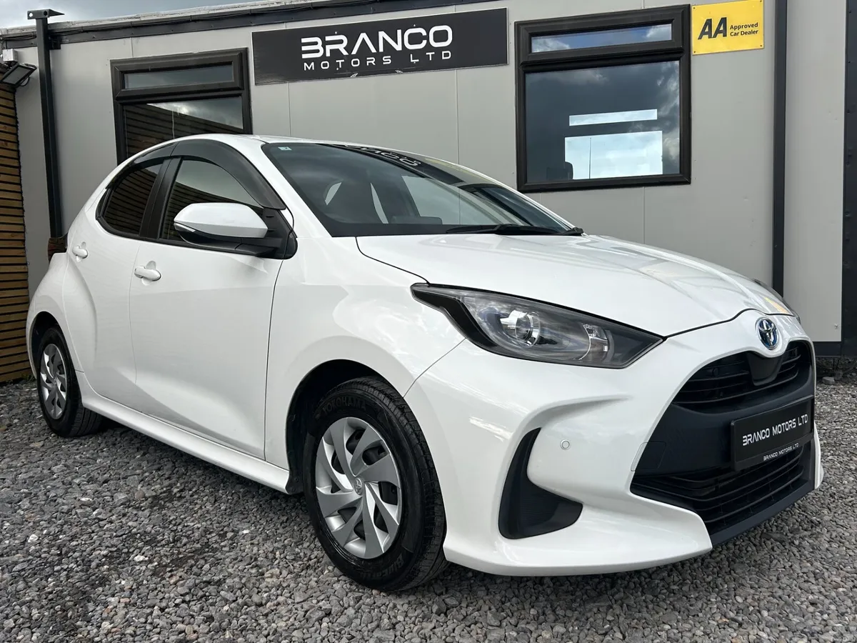 Toyota Yaris 1.5 Hybrid 2021 - Image 1