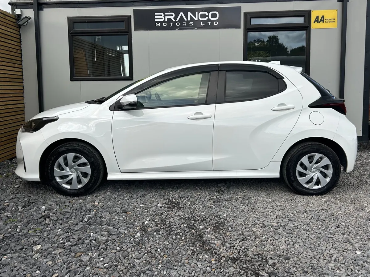 Toyota Yaris 1.5 Hybrid 2021 - Image 5