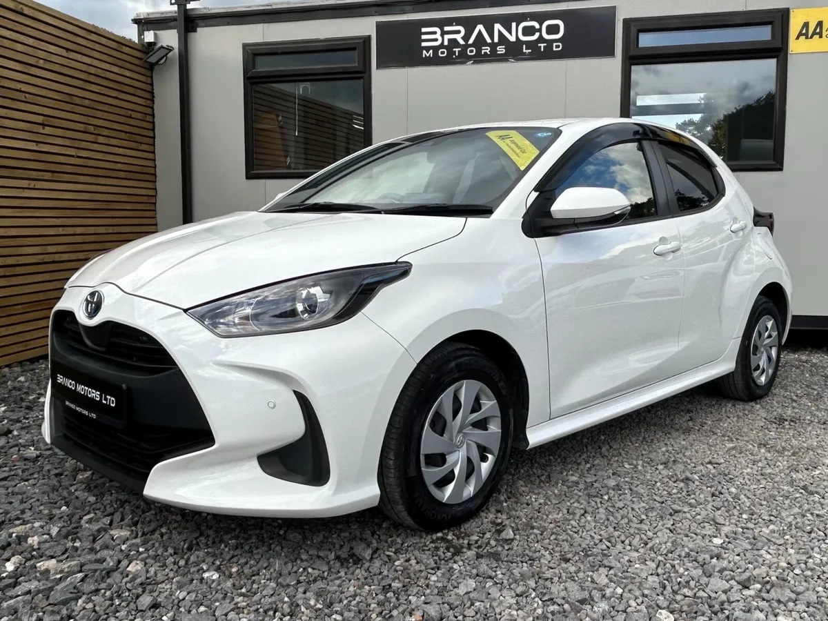 Toyota Yaris 1.5 Hybrid 2021 - Image 3