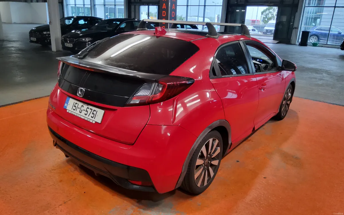 Honda Civic 2015 - Image 2