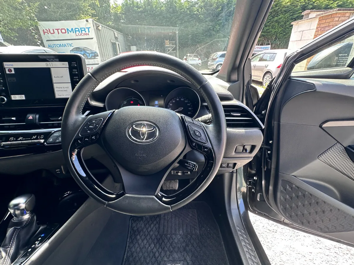 TOYOTA C-HR 2022  22K KM ONLY - Image 6