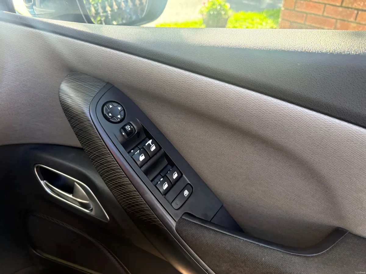 Citroen C4 2014 7 seater diesel - Image 5