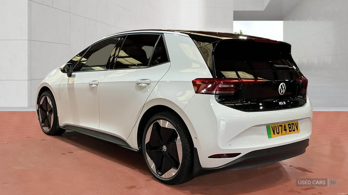 Volkswagen ID.3 HATCHBACK - Image 3