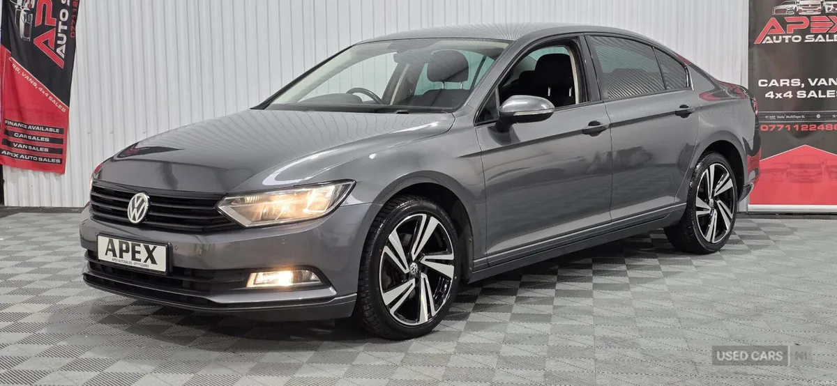 Volkswagen Passat DIESEL SALOON - Image 2