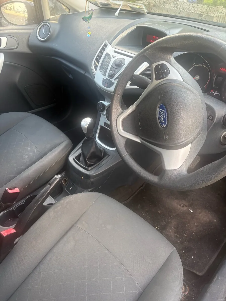 Ford fiesta - Image 4