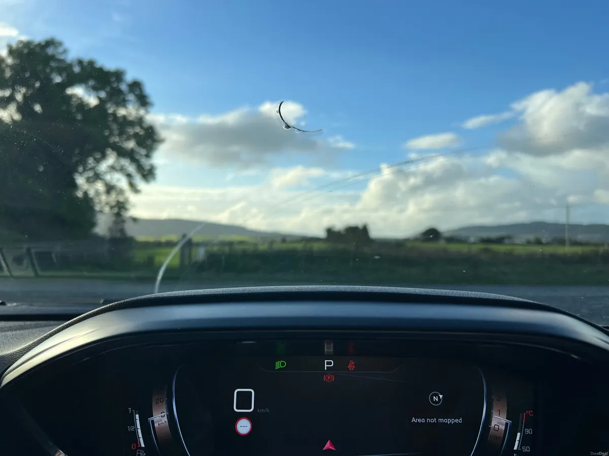 Peugeot 3008 GT Line 2018 automatic 1,6 petrol - Image 2