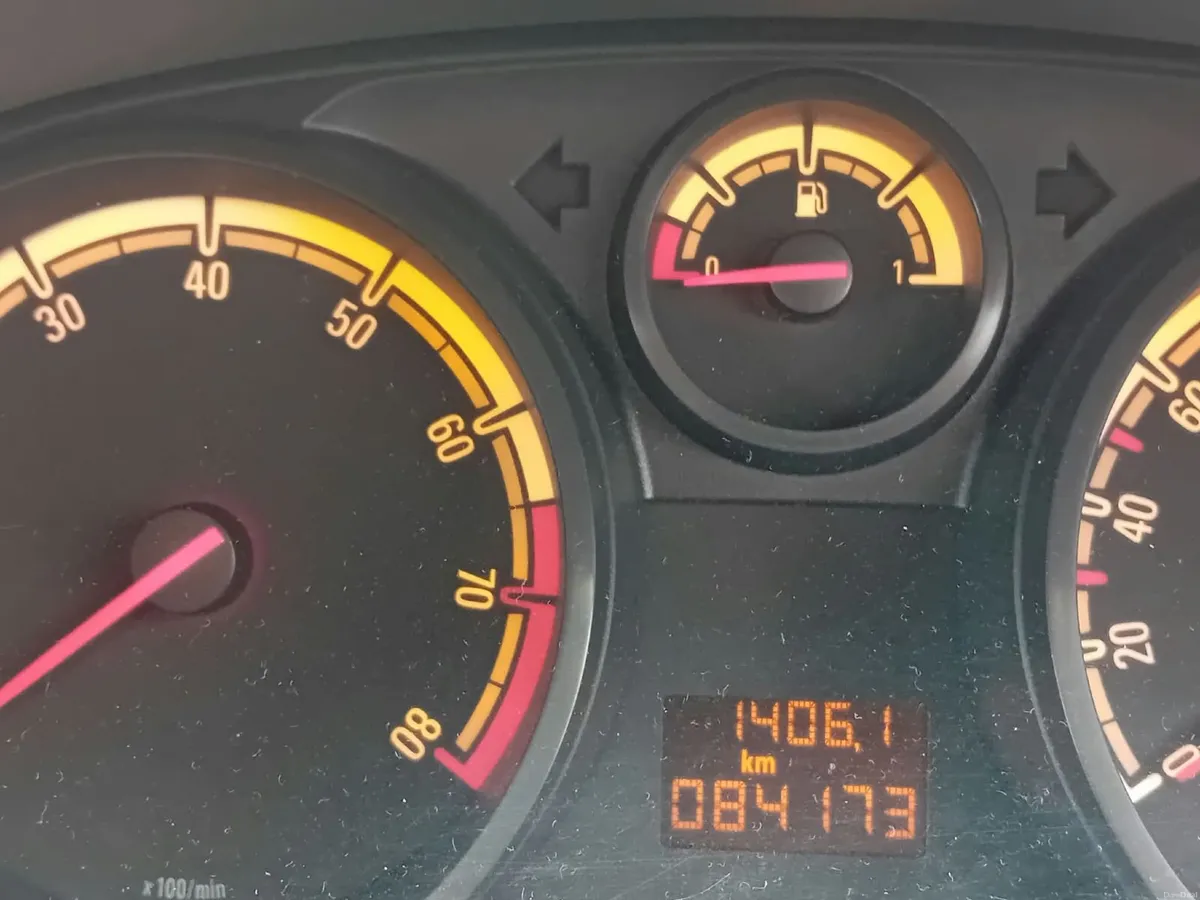 Opel Corsa 2011 - Image 6