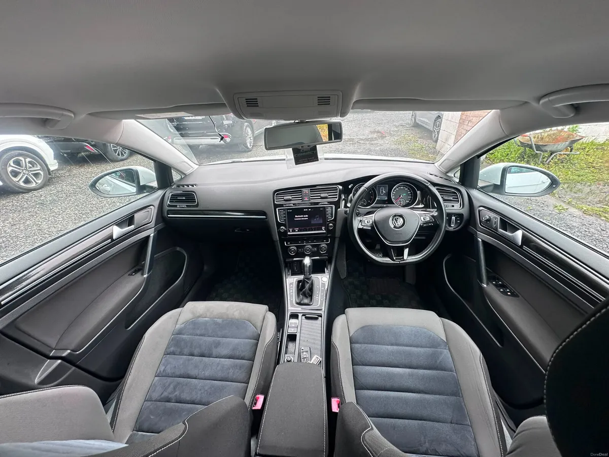 Volkswagen Golf 2016 28K KM& Car play - Image 5