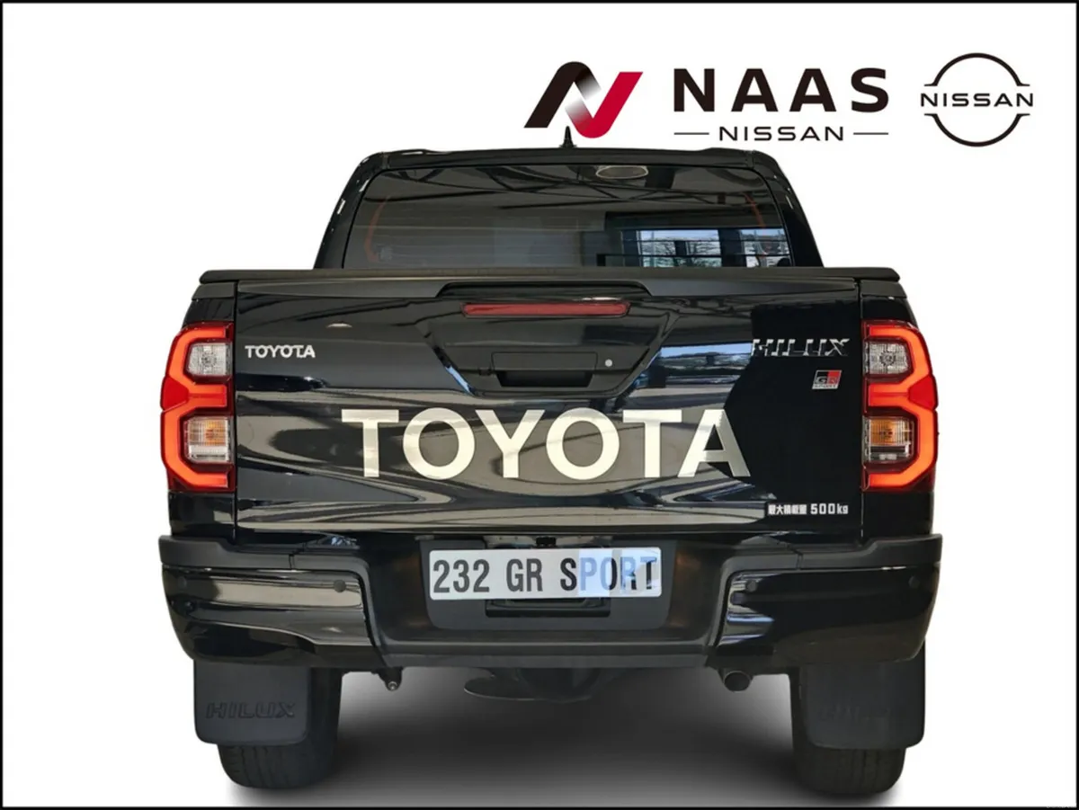 Toyota Hilux 232 REG 2.5 4WD Z GR Sports - Image 5