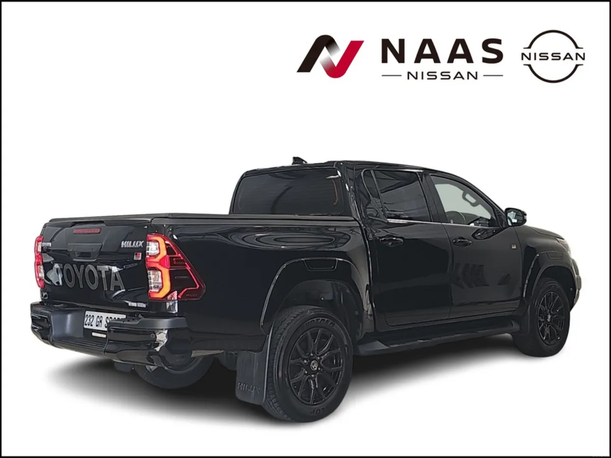 Toyota Hilux 232 REG 2.5 4WD Z GR Sports - Image 4