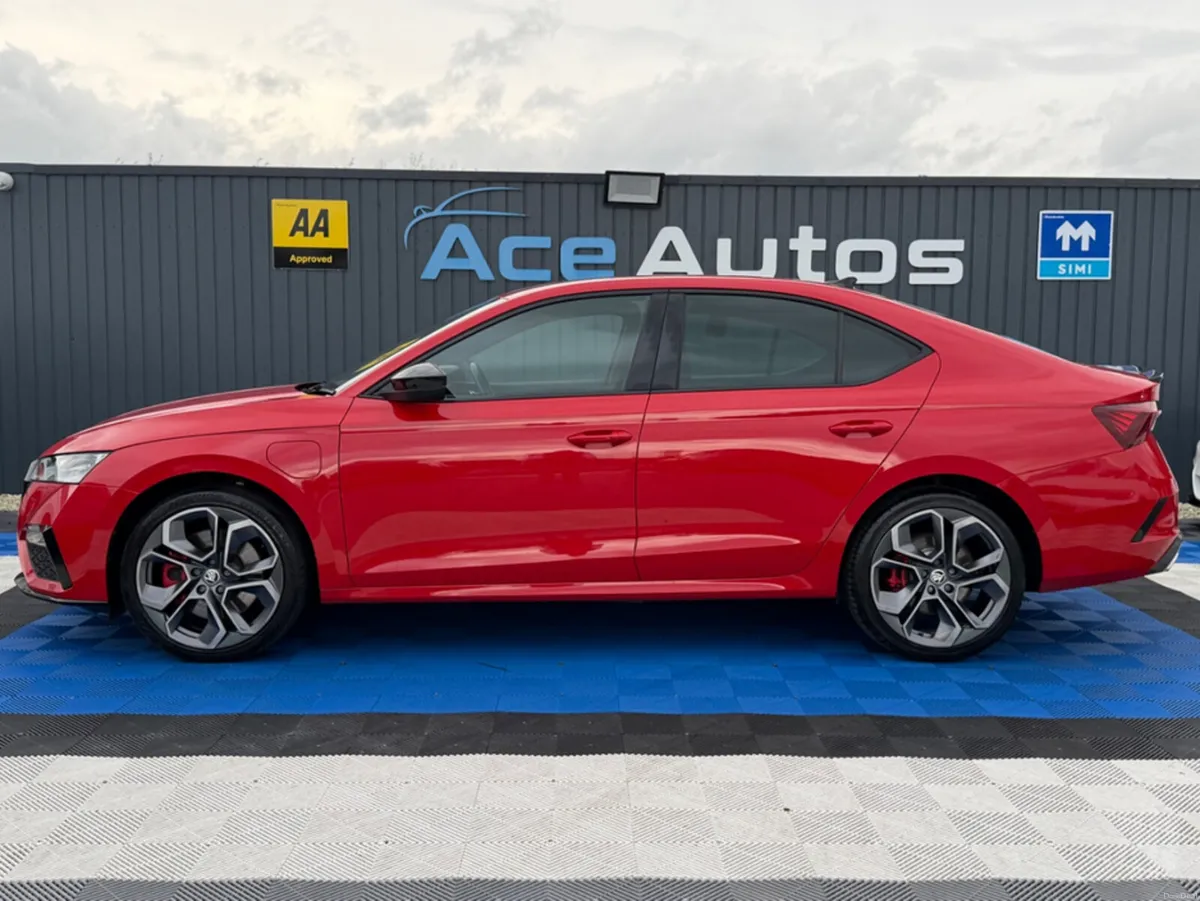 Skoda Octavia VRS - 1.4L PETROL PLUG IN HYBRID - A - Image 4