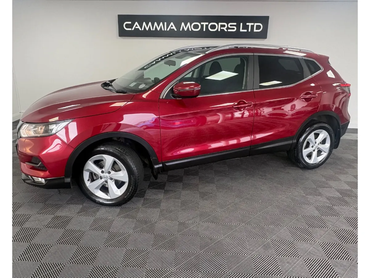 Nissan Qashqai 1.2 SV CVT 18 4DR AUTO - Image 4