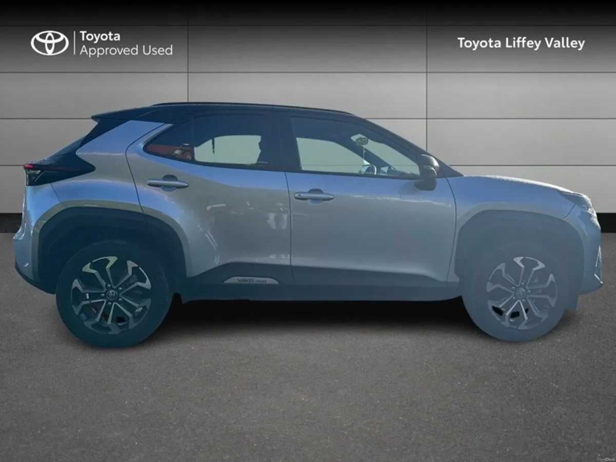 Toyota Yaris Cross YARIS CROSS LUNA SPORT - Image 3