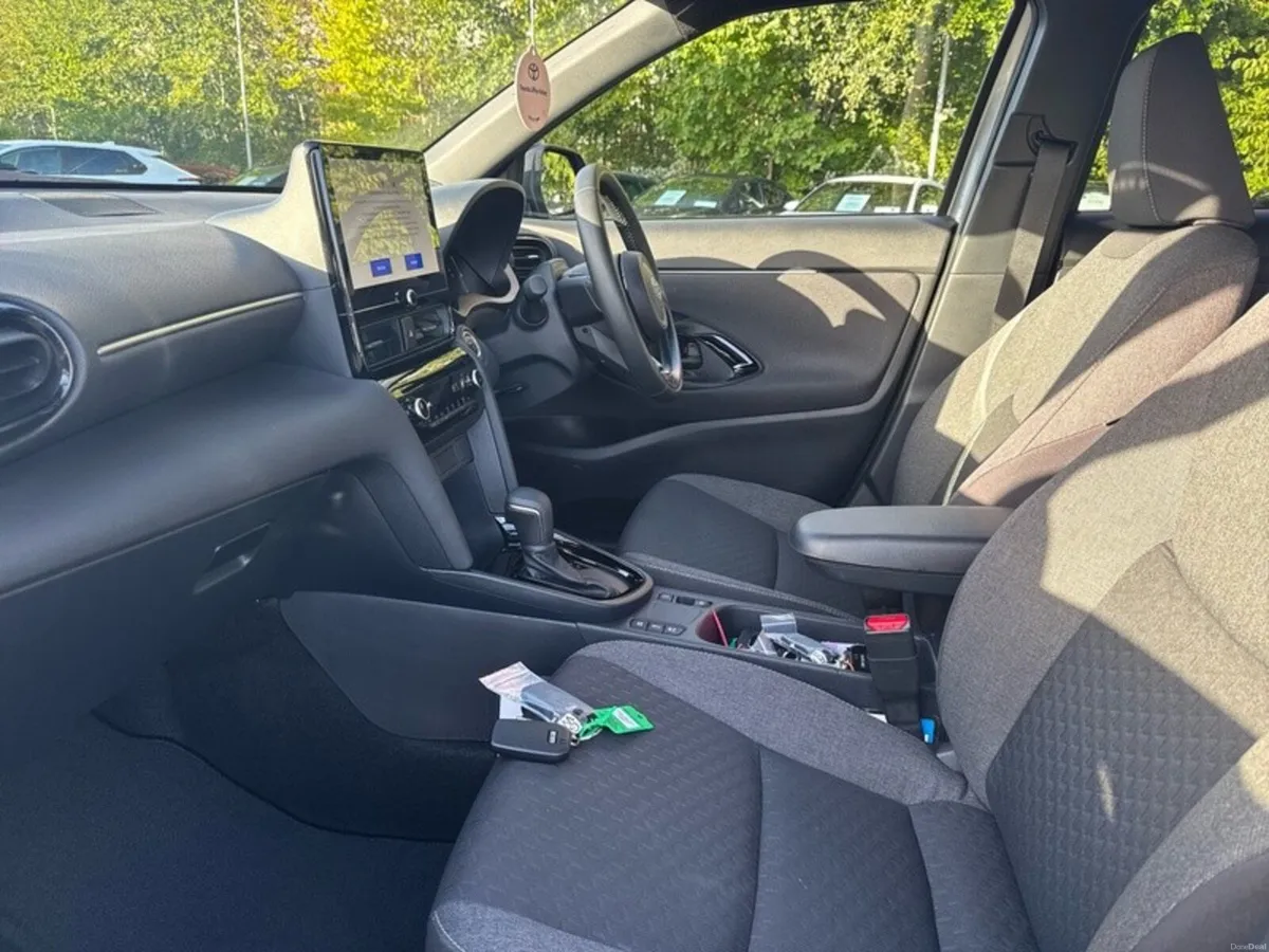 Toyota Yaris Cross YARIS CROSS LUNA SPORT - Image 6