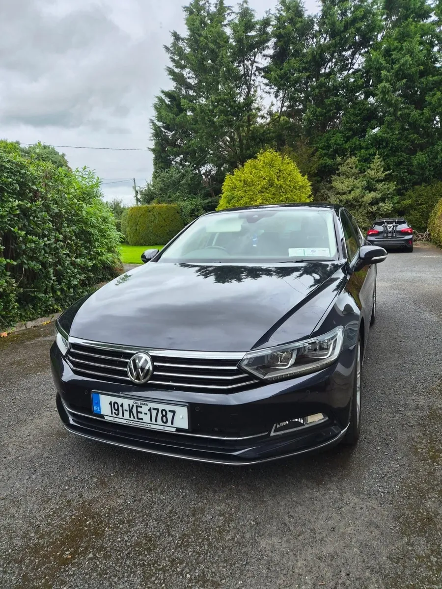 Volkswagen Passat 2019 - Image 2