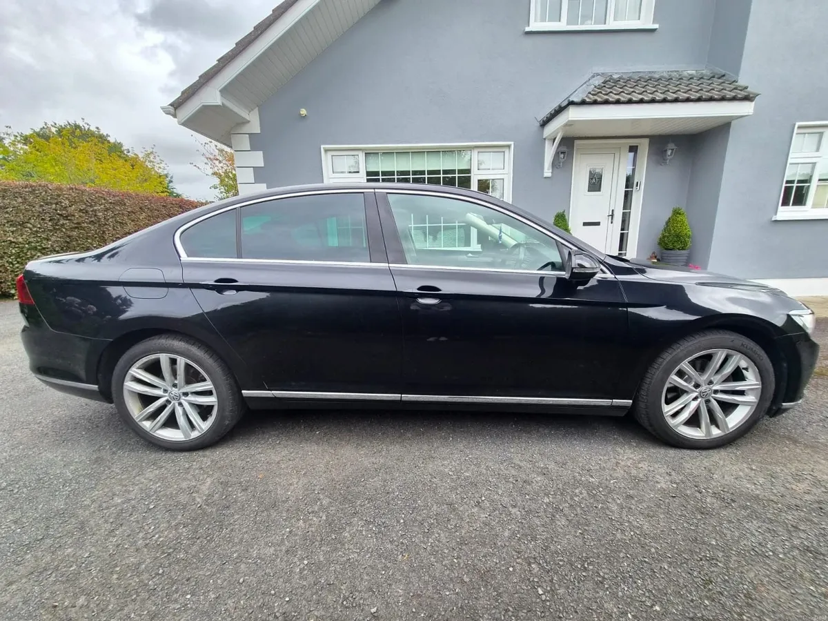 Volkswagen Passat 2019 - Image 5