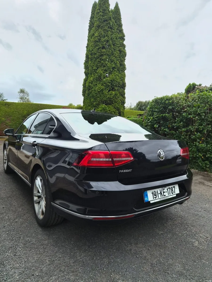Volkswagen Passat 2019 - Image 3