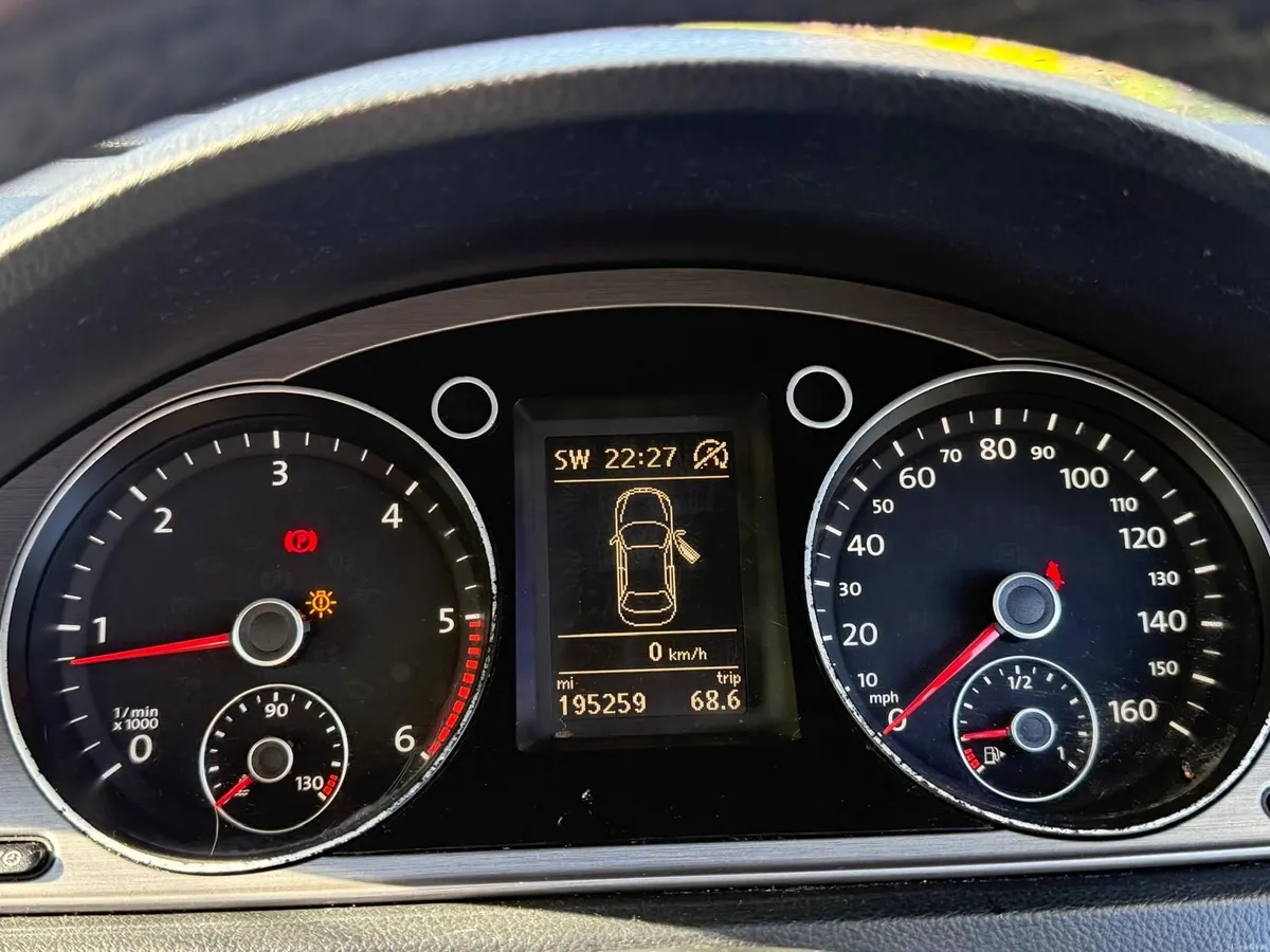 Volkswagen Passat 2013 - Image 3