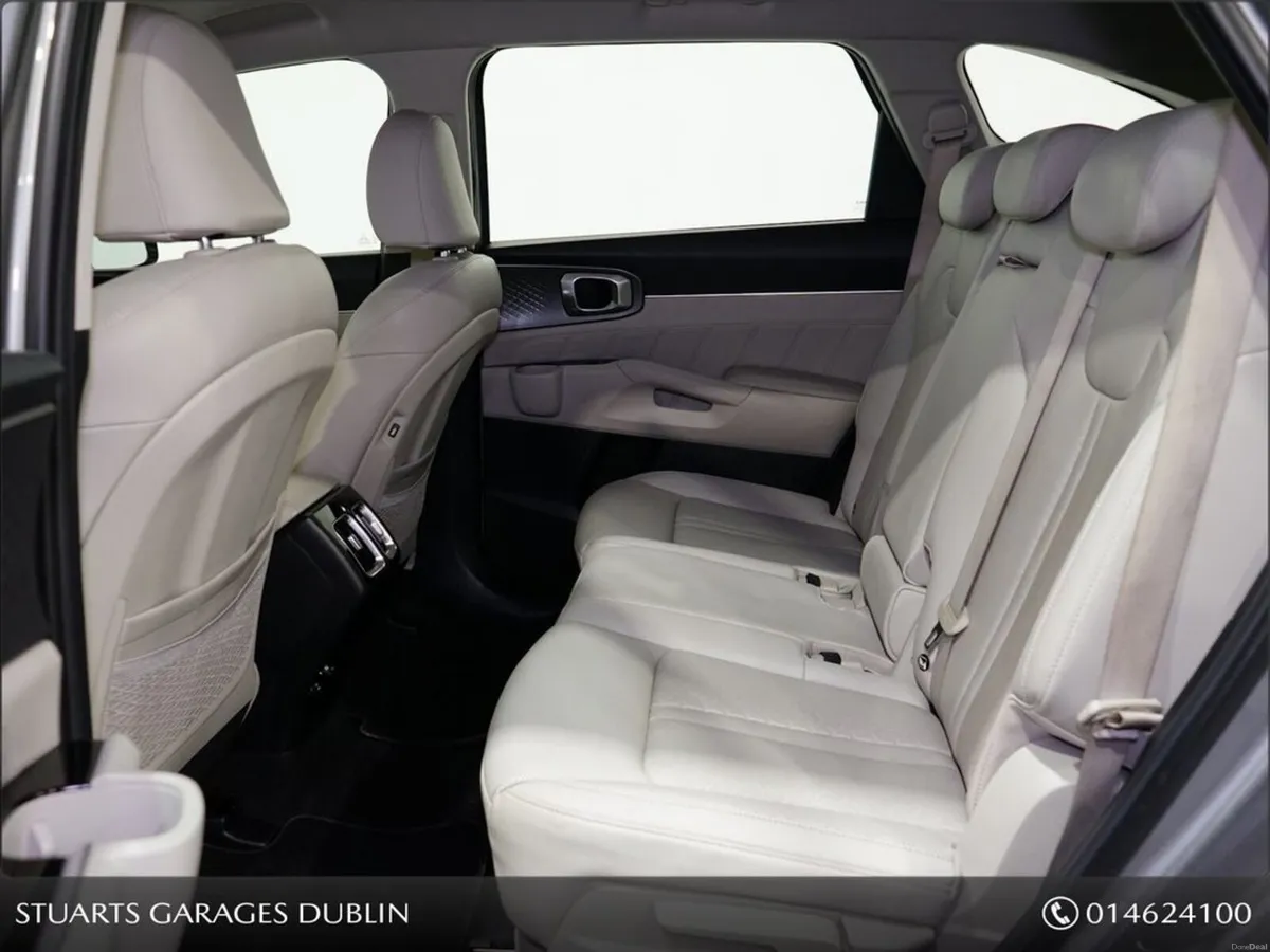 Kia Sorento Phev K3 5DR Auto 7 Seat -- * 7 Seat * - Image 5