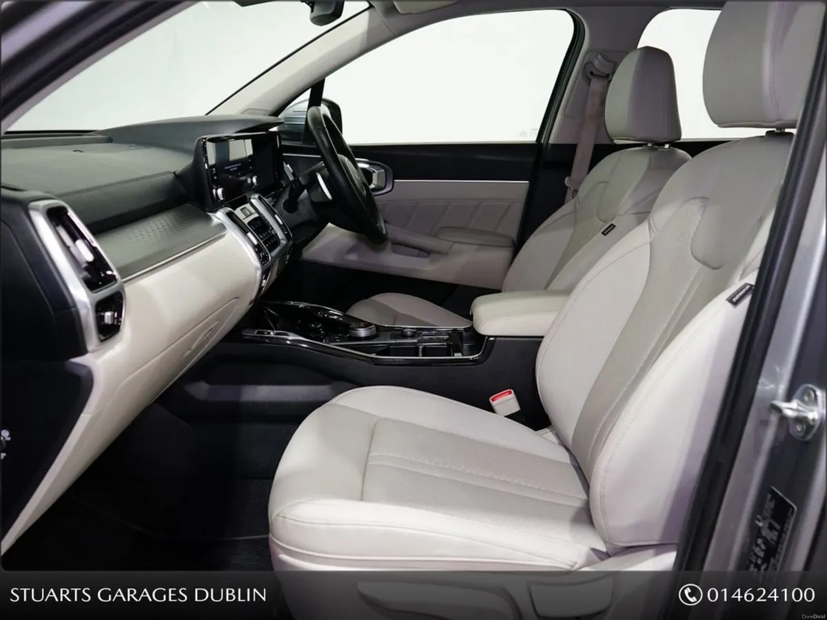 Kia Sorento Phev K3 5DR Auto 7 Seat -- * 7 Seat * - Image 3