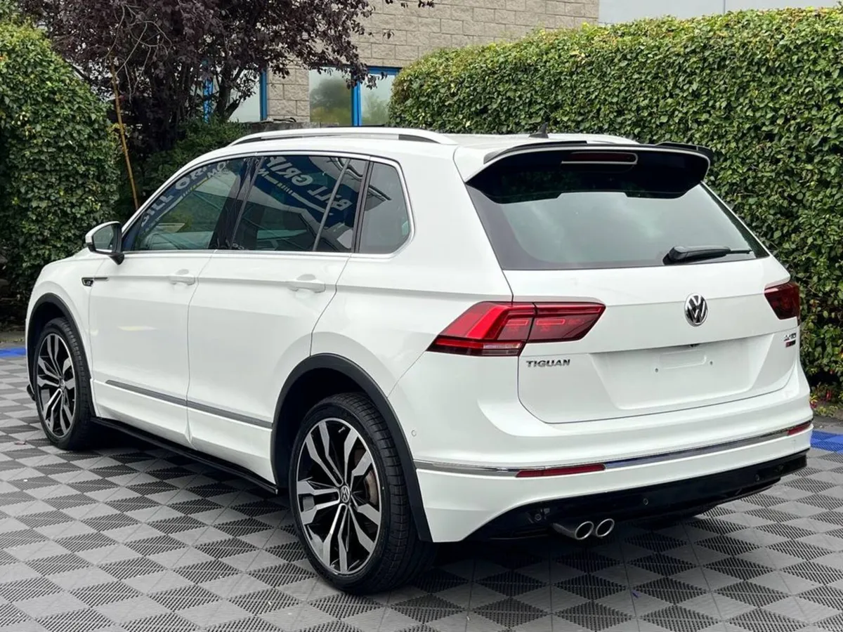Volkswagen Tiguan R-LINE 2.0 TDI 4MOTION AUTO // P - Image 5