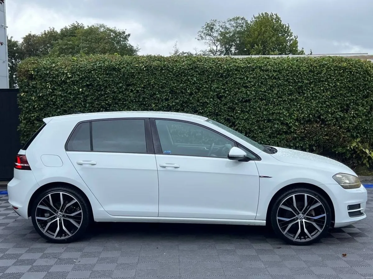 Volkswagen Golf COMFORTLINE R-LINE PACK 1.2 TSI AU - Image 2