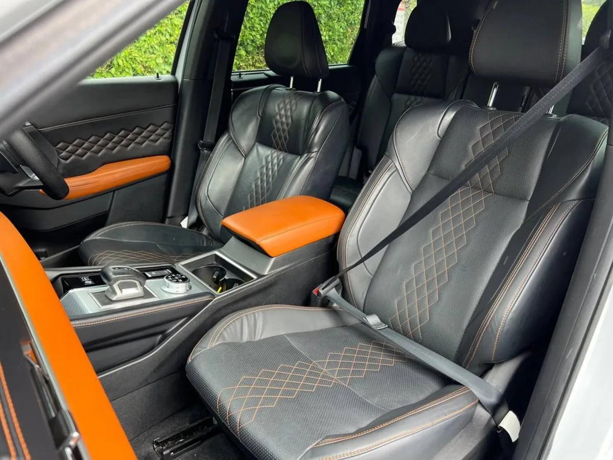 Mitsubishi Outlander 7-SEATER 2.4 HYBRID AUTO // H - Image 6
