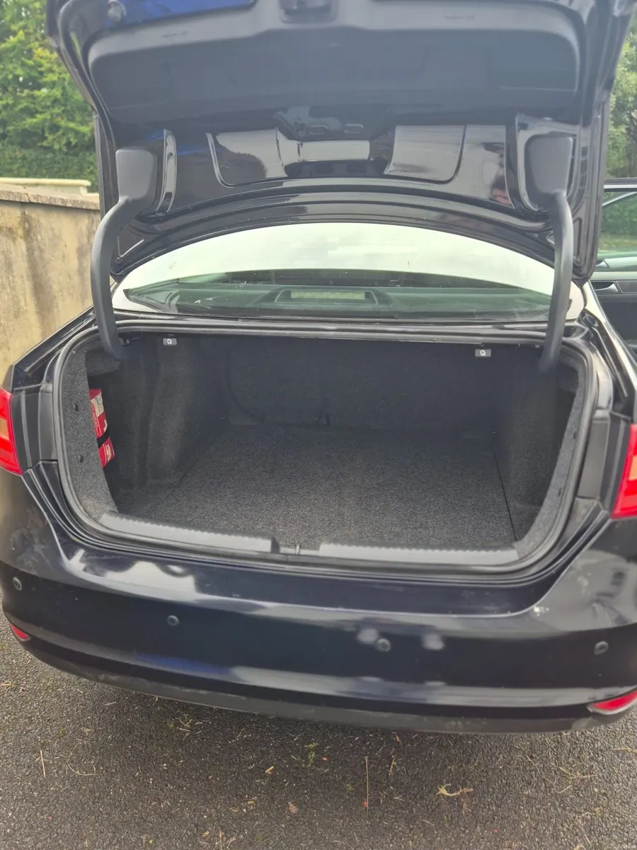Volkswagen Jetta 2013 - Image 6