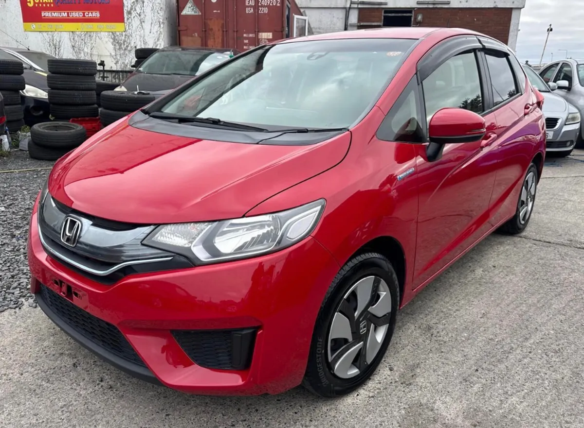 Honda Fit 2015 1.5 Hybrid Auto/ New Nct / warranty - Image 1