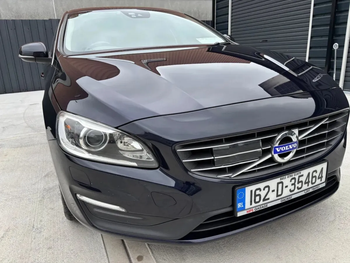 2016 Volvo V60 T3(152 HP) GEARTRONIC  SE - Image 3
