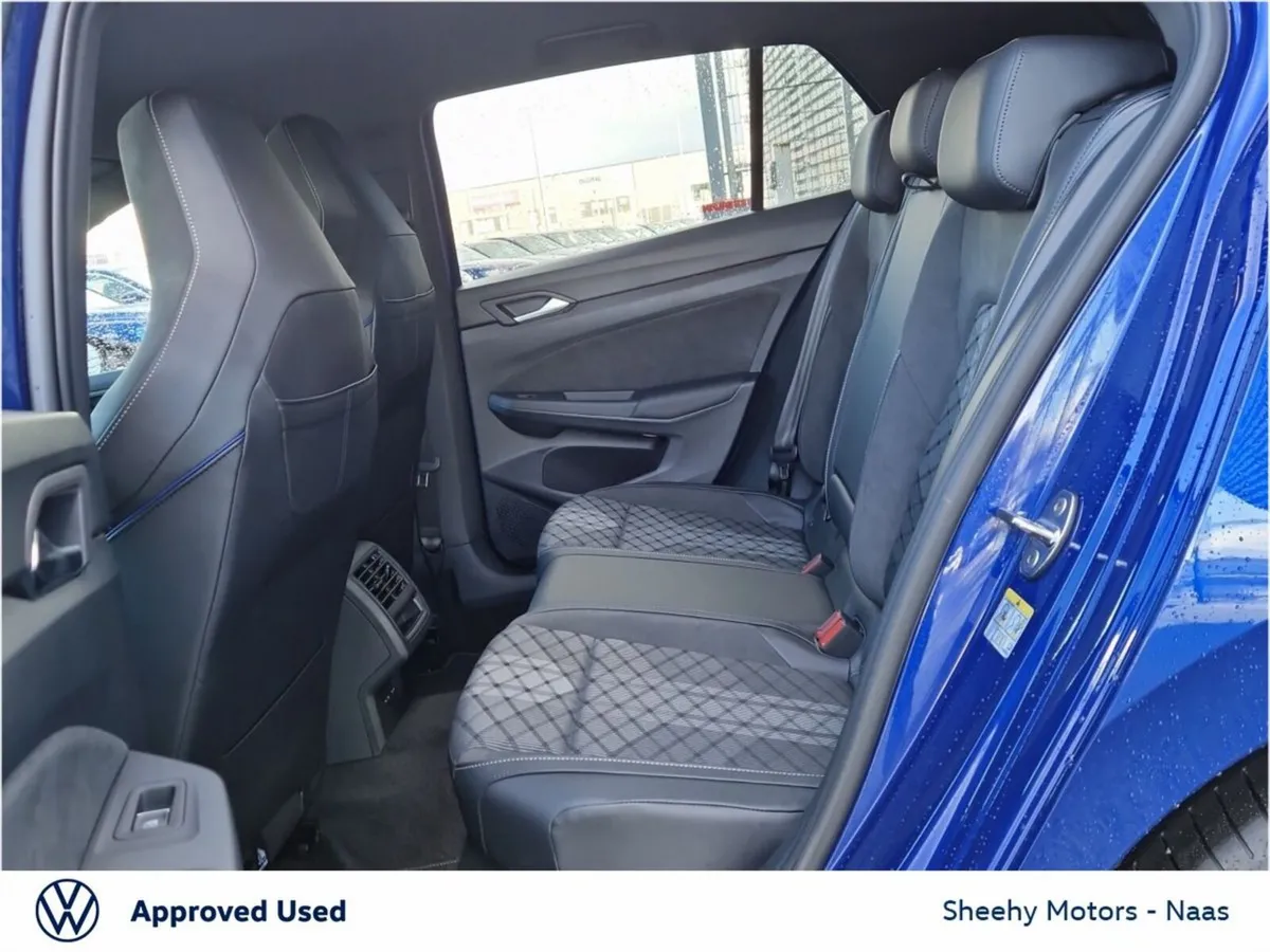 Volkswagen Golf R-Line 2.0TDI DSG - Image 6